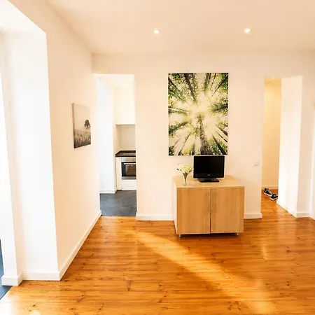 Spacious 2-bedroom Flat Near Saldanha