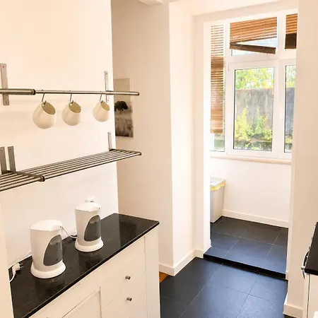 Spacious 2-bedroom Flat Near Saldanha *